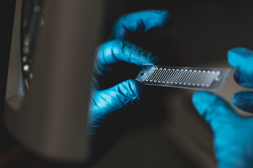 Découpe chimique : Fabrication économique des plaques bipolaires pour électrolyseurs PEM et SOEC